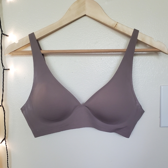 Seamless Lingerie Second Skin Plunge Bras - Picture 4 of 11